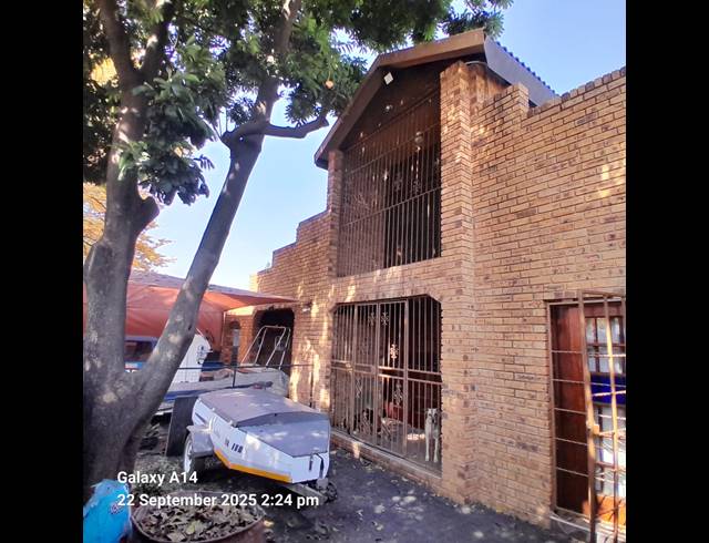 5 BEDROOM HOUSE FOR SALE IN BO-DORP